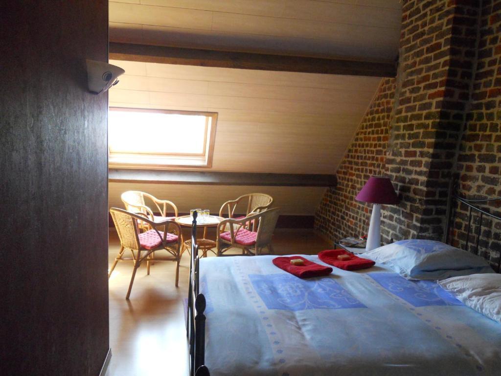 Huis De Wilde Wingerd Hotel Ypres Room photo